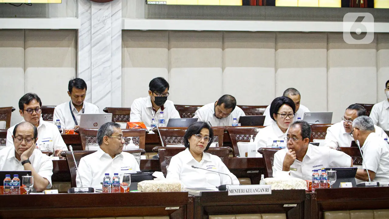Bersama DPR, Sri Mulyani Bahas Anggaran Kemenkeu 2024
