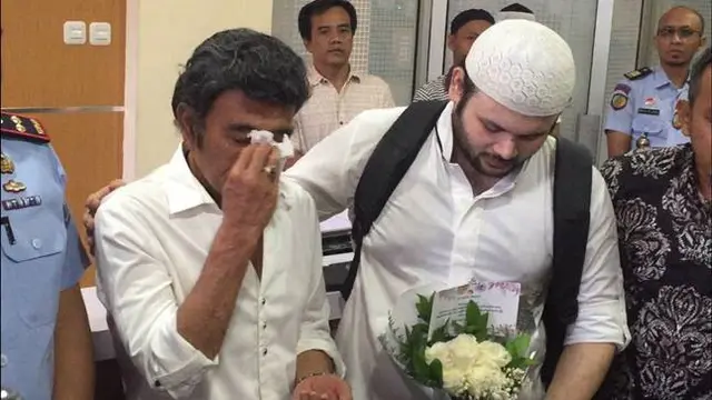 6 Momen Ridho Rhoma Bebas dari Penjara, Dijemput Sang Ayah