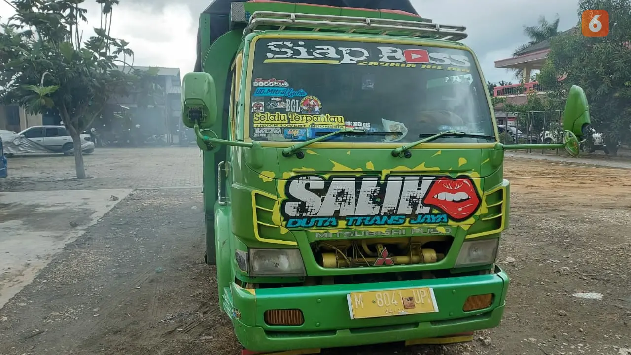 Truk pengangkut pupuk bersubsidi jenis ZA yang diamankan Polres Blora. (Liputan6.com/Ahmad Adirin)