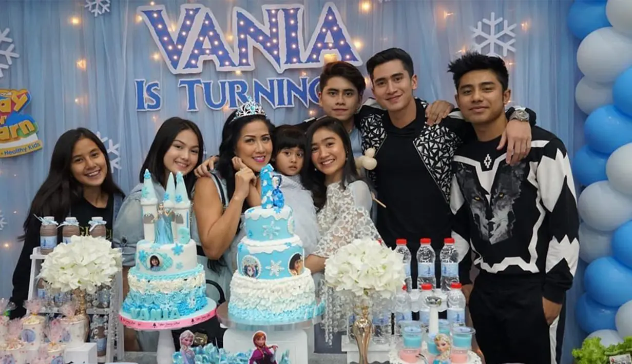 Bukan cuma pesta ultah Verrel saja, Febby juga hadir di ulang tahun adik Verrel, Vania yang ke 3 tahun. Semoga hubungan keduanya bisa tetap lengket. (Liputan6.com/IG/@vennamelindareal)