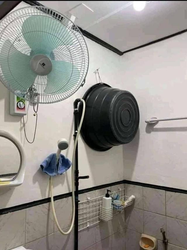 6 Potret Kamar Mandi dengan Fasilitas Lengkap Ini Bikin Heran