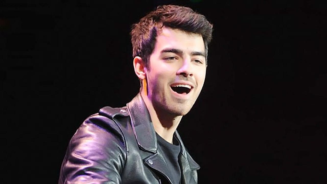 joe-jonas-140120b.jpg