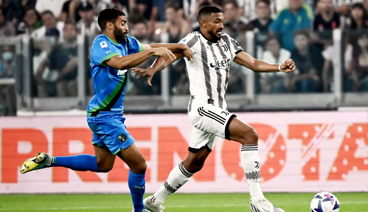 Ketangguhan Gleison Bremer di lini pertahanan Juventus bisa menjadi batu sandungan bagi para penyerang PSG untuk mencetak gol di laga nanti. Seperti diketahui Bremer merupakan bek terbaik Serie A musim lalu. Ia mengalahkan banyak nama besar seperti Milan Skriniar, Mathij De Ligt hingga Leonardo Bonucci. (AFP/Marco Bertorello)