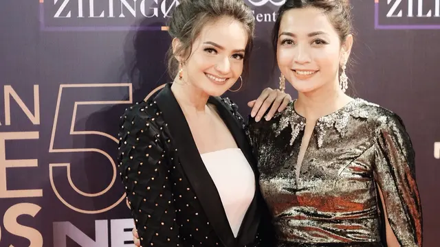 6 Potret Persahabatan Enzy Storia dan Hesti Purwadinata, Bak Kakak Adik