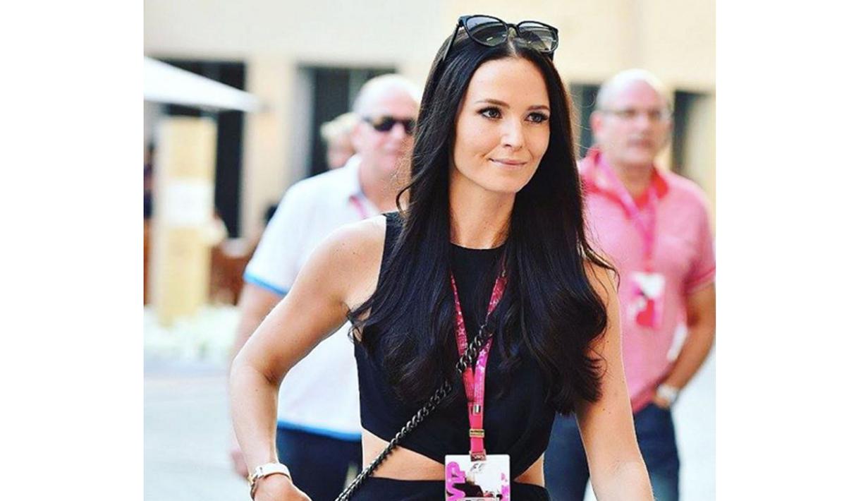 Minttu Vrtnanen adalah mantan pramugari dan saat ini menjadi personal trainer. (Bola.com/Instagram)