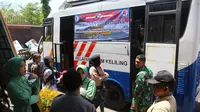 Polres menggratiskan perpanjangan SIM untuk Anggota Kodim 0709 Kebumen pada HUT ke-74 TNI, 2019. (Foto: Liputan6.com/Polres KebumenMuhamad Ridlo)