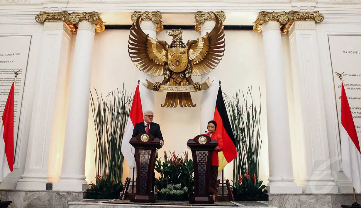 Menteri Luar Negeri, Retno LP Marsudi melakukan pertemuan dengan Menlu Jerman H.E. Frank Walter, Jakarta, Senin (3/11/2014). (Liputan6.com/Faizal Fanani)