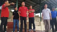 PSSI meninjau lapangan pendukung di venue Yogyakarta dan Solo menjelang Piala Dunia U-20 2021. (Bola.com/Vincentius Atmaja)