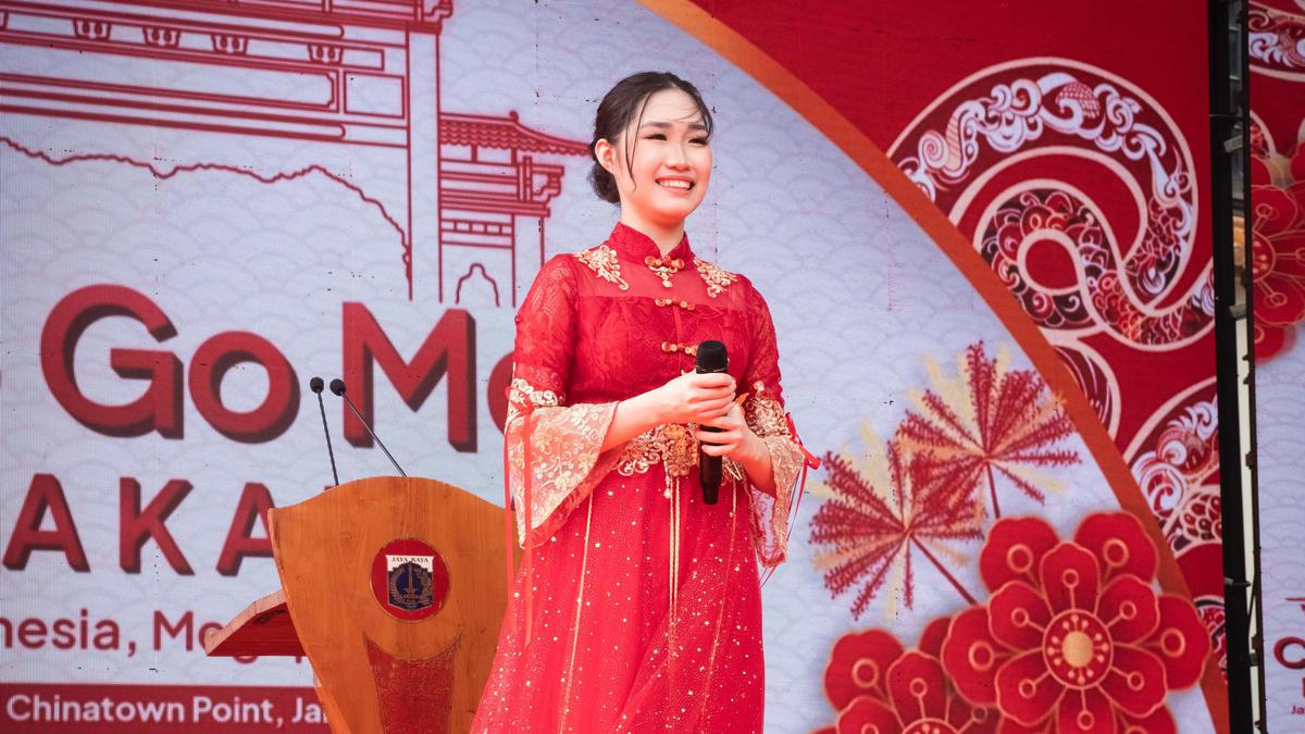 Hitada Abhassara Tuai Pujian Meriahkan Cap Go Meh di Jakarta, Nyanyi Lagu Mandarin hingga Betawi
