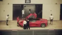 Sejauh ini belum dapat dipastikan apakah foto tersebut merujuk pada supercar bermesin hibrid Ferrari itu.
