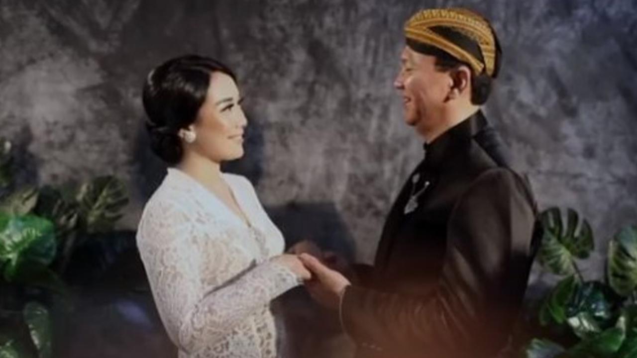 FOTO: Sepuluh Bulan Menikah, Ahok dan Puput Nastiti Pamerkan Foto Pernikahan