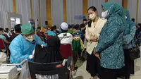 Cara Tak Biasa Saat Vaksinasi Covid-19 Ratusan Warga Disabilitas di Medan