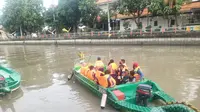 Perahu wisata di Kalimas Surabaya. (Dian Kurniawan/Liputan6.com).