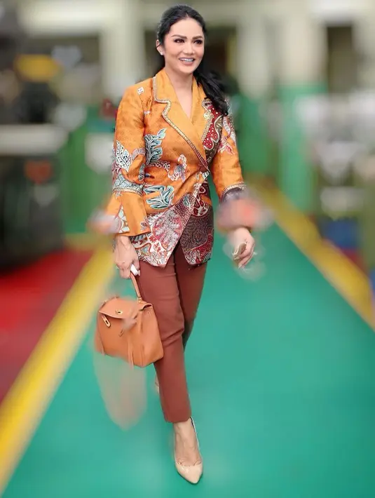 Krisdayanti (Instagram/krisdayantilemos)