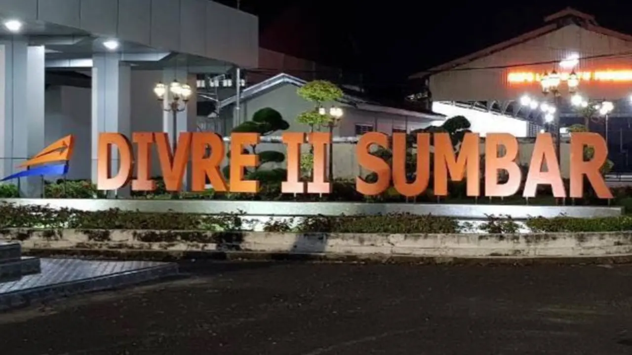 Stasiun Kereta Api Divre II Sumbar.