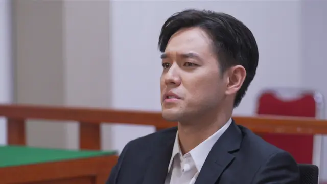 Di Antara Dua Cinta