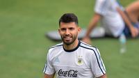 Striker Manchester City asal Argentina menjalani latihan bersama tim nasional Argentina di Minas Gerais, Brasil, 7 November 2016. (AFP/Douglas Magno)