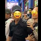 Video viral, seorang pria dan wanita berpakaian serba hitam dituding sebagai copet di PRJ Kemayoran. Diduga dari tangan pria tersebut ditemukan sejumlah HP hilang milik pengunjung PRJ lainnya. (Foto: Screenshot video viral di medsos).