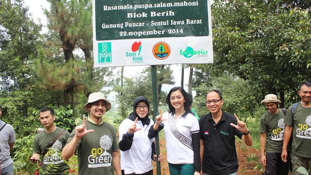 Putri Indonesia Lingkungan 2014 Tanam Pohon di Gunung Pancar