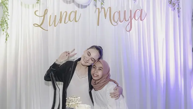 6 Momen Kebersamaan Luna Maya dan Asistennya, Kompak Bak Saudara