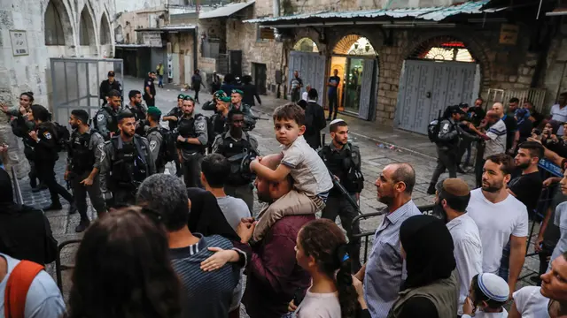 Pasukan Israel Tutup Paksa Kompleks Masjid Al-Aqsa