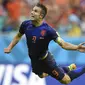 Robin van Persie merupakan top skor sepanjang masa Timnas Belanda. Ia telah mencetak 50 gol dari 102 penampilannya. Salah satu gol yang paling diingat oleh publik sepak bola kala dirinya mencetak gol indah ke gawang Spanyol pada Piala Dunia 2014. (AFP/Lluis Gene)