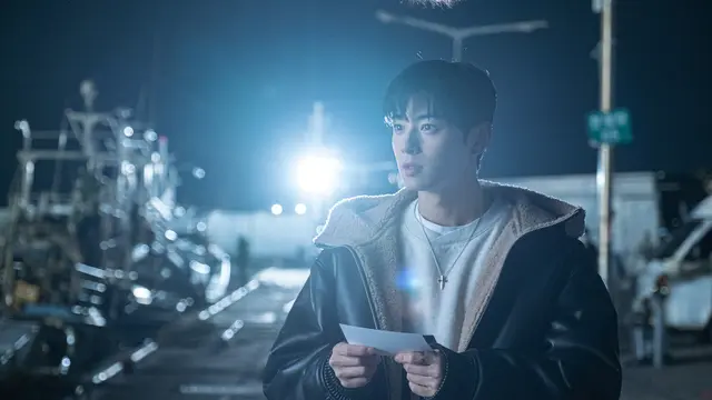 Cha Eun Woo dalam Serial Island. (Foto: Prime Video)