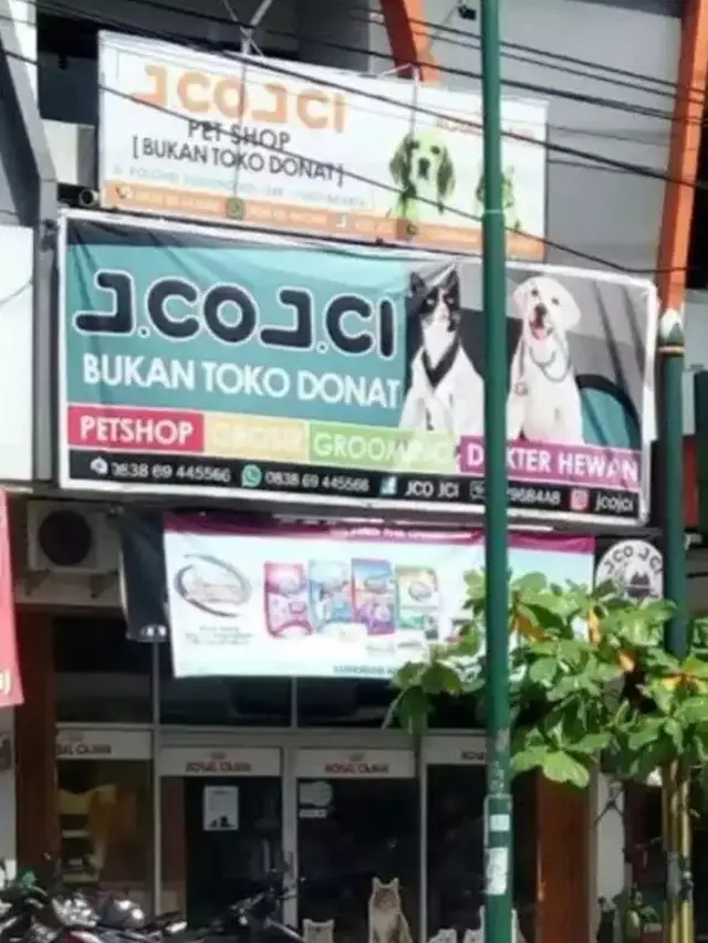 6 Spanduk Jualan Pakan Hewan Ini Kocak, Tulisannya Bikin Salah Fokus