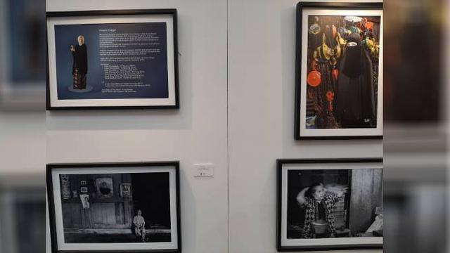 Pameran foto "7 Perempuan 7 Rupa, Ekspresi Kebahagiaan di Usia 50+" di Summarecon Mall Serpong. Liputan6.com/Pramita Tristiawati