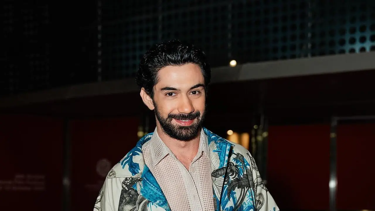Reza Rahadian. (Foto: Dok. Instagram @officialpilarez)