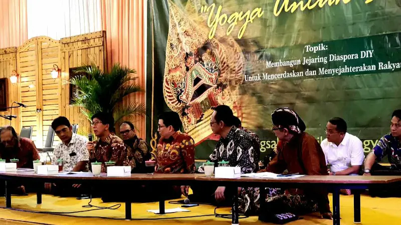 Vice President Director Emtek Group, Sutanto Hartono dalam acara dialog di Yogyakarta. (foto: istimewa)