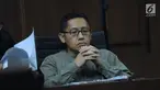 Mantan politisi Partai Demokrat, Anas Urbaningrum saat mengikuti sidang lanjutan pengajuan Peninjauan Kembali (PK) kasus korupsi dan pencucian uang proyek P3SON Hambalang di Pengadilan Tipikor, Jakarta, Jumat (8/6). (Liputan6.com/Helmi Fithriansyah)