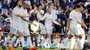 Striker Real Madrid, Gareth Bale, usai mencetak gol ke gawang Leganes pada laga La Liga di Santiago Bernabeu, Sabtu (28/4/2018). Real Madrid menang 2-1 atas Leganes. (AP/Francisco Seco)