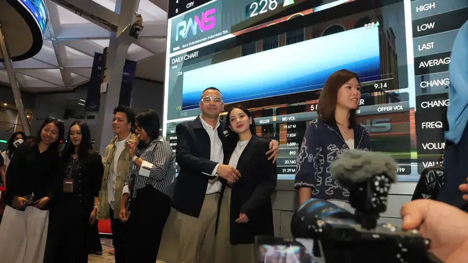 Kilau Panggung dan Kesederhanaan Makan Bersama, Inspirasi Gaya Urban