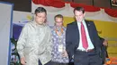 Citizen6, Ternate: Sekjen KKP Gellwynn Jusuf dan David Mc Kinni dari NOAA serta Dellon Green dari Kedutaan AS usai membuka Seminar Percepatan Pembangunan Ekonomi Indonesia Menuju Industrialisasi Perikanan di Ternate. (Pengirim: Efrimal Bahri).