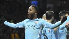 Pemain Manchester City, Raheem Sterling memimpin top scorer sementara The Citizens dengan torehan 13 gol di semua ajang kompetisi yang diikuti timnya. (AFP/Oli Scarff)