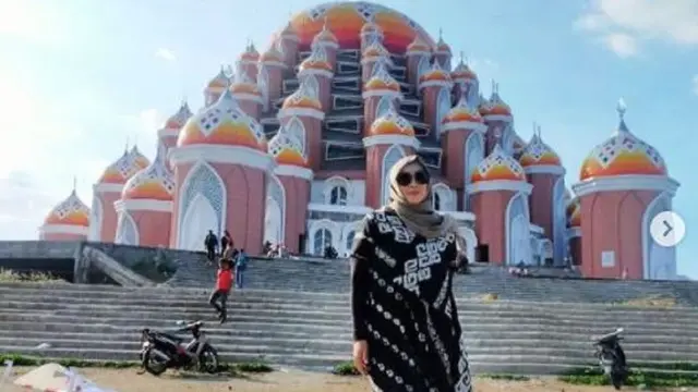 Rina Gunawan