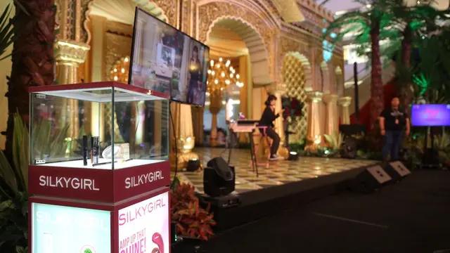 [Bintang] MakeupMakeup with Tyna Kanna Mirdad Digelar Hari Ini