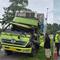 Truk Fuso Adu Banteng di Lampung (Foto: Istimewa)