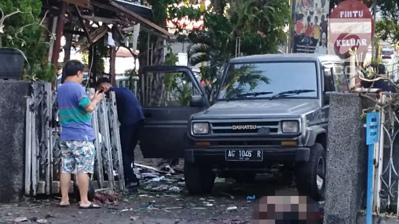 Bom Bunuh Diri Ledakan Gereja di Surabaya