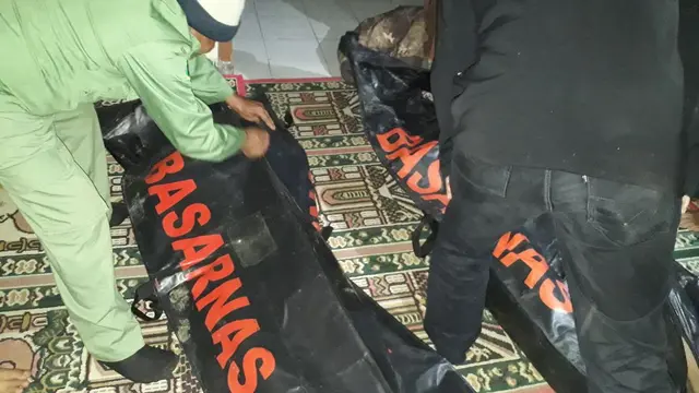 Berkunjung ke Dua Curug, 6 Wisatawan Hanyut Terseret Arus