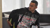 Rizky Rizaldi Pora tiba di Sleman lebih awal sebelum menjalani latihan bersama Timnas Indonesia. (Bola.com/Romi Syahputra)