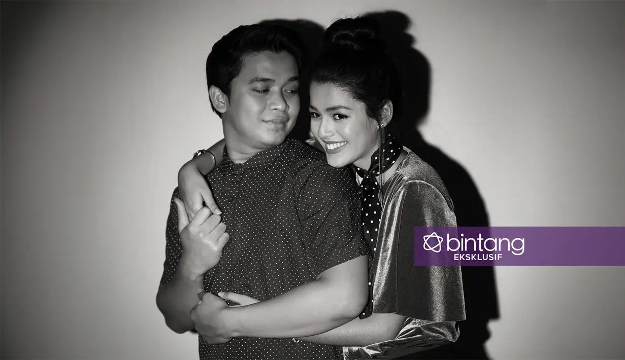 Sekitar satu tahun hubungan Billy Syahputra dan Susan Sameh menjalin kasih. Keduanya menjalin hubungan serius. Lantas kapan pasangan kekasih ini akan meresmikan hubungannya? (Deki Prayoga/Bintang.com)