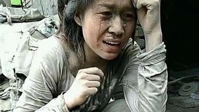 [Bintang] Wanita Ini Dijuluki Sebagai Gadis Semen, Fakta Kehidupannya Sedih Banget