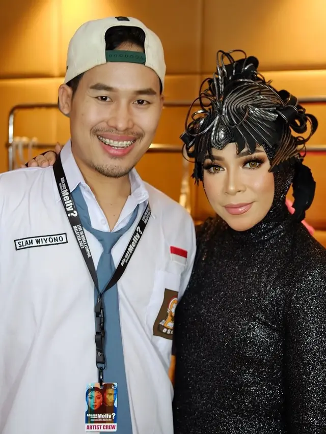 Potret kenangan Melly Goeslaw dan Slam Wiyono. (Foto: Dok. Instagram @melly_goeslaw)