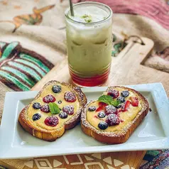 yogurt custard toast/copyright instagram/aloha.foodie.vibes