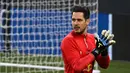 Kiper RB Leipzig Janis Blaswich menjalani sesi latihan di Stadion Etihad, Manchester, Inggris, 13 Maret 2023. RB Leipzig akan menghadapi Manchester City pada pertandingan sepak bola leg kedua babak 16 besar Liga Champions. (Paul ELLIS/AFP)