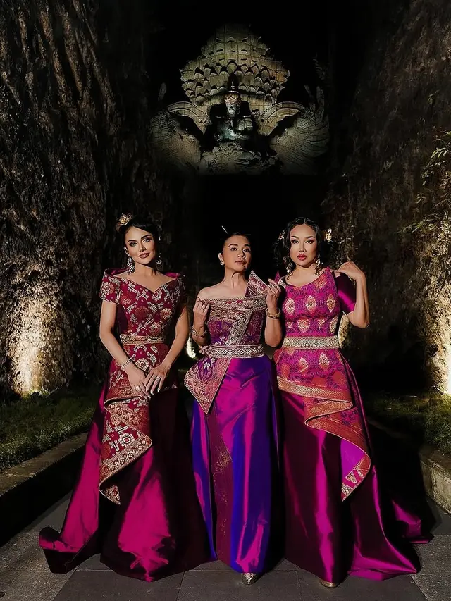 Gaya Kompak Tiga Diva Krisdayanti, Ruth Sahanaya, dan Titi DJ  di Satu Panggung, Tampil Energik di Usia 50an