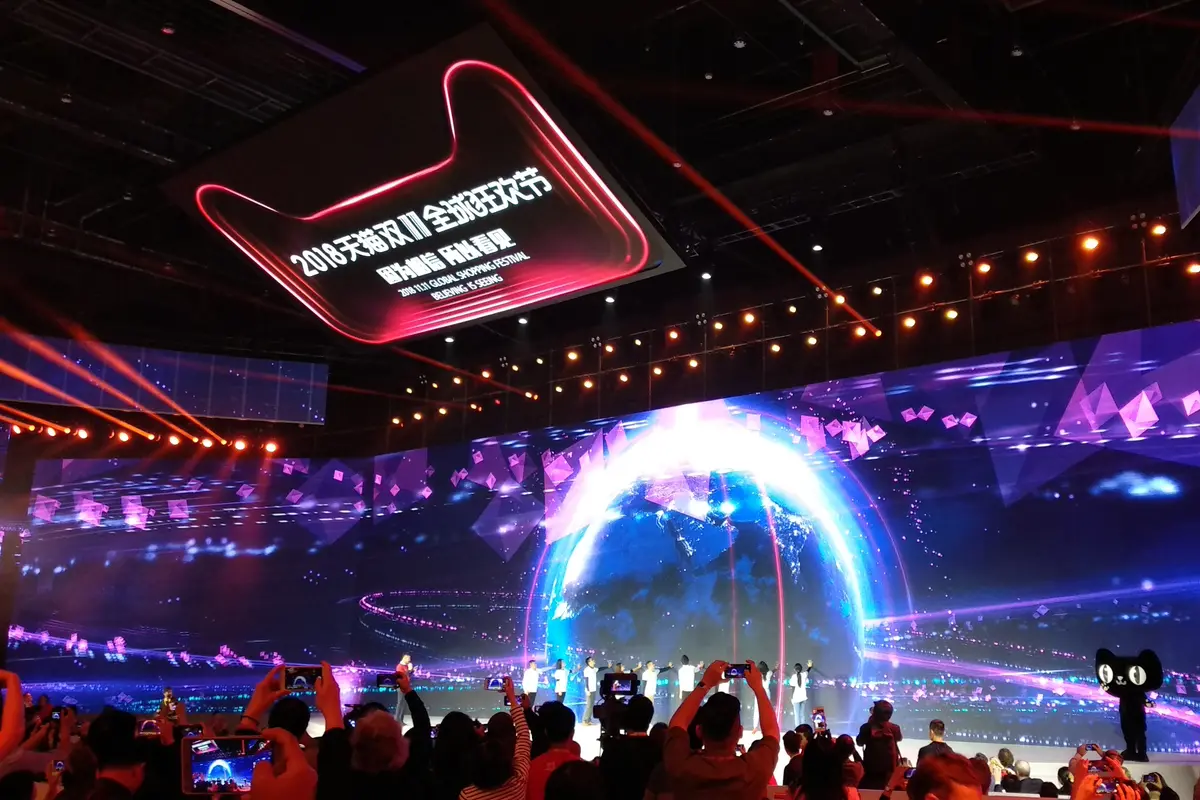 Alibaba memberi kesempatan masyarakat berbelanja online dan mendapat banyak potongan harga pada perayaan 11.11 atau The Single Day. Liputan6.com/Maulandy