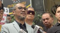 Mantan Ketua KPK Abraham Samad hadiri pemeriksaan sebagai saksi terkait kasus tudingan ijazah palsu presiden ketujuh, Joko Widodo atau Jokowi, di Polda Metro Jaya, Rabu (13/8) (Liputan6.com/Ady Anugrahadi)